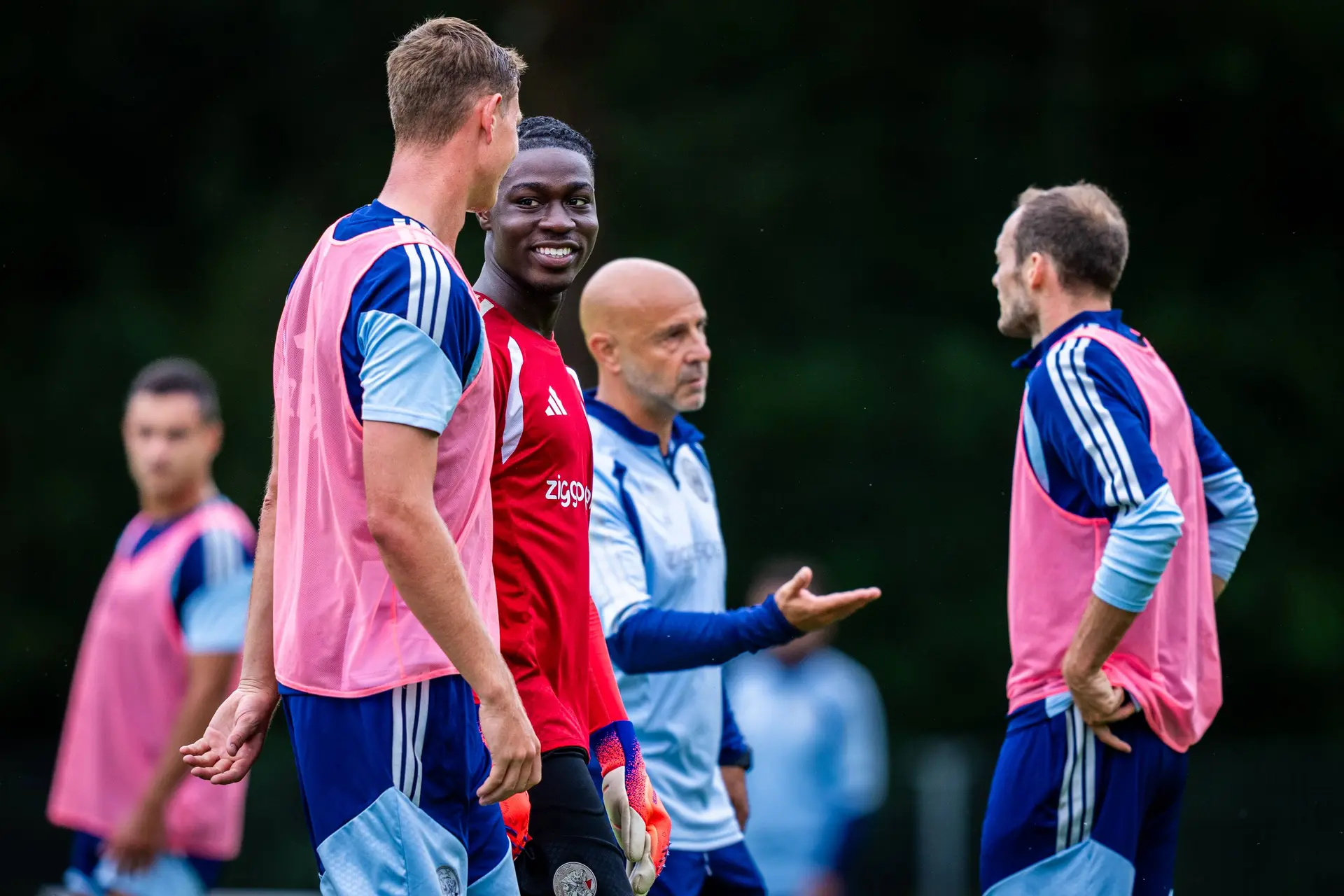 Reverson voelt zich goed bij Ajax: 'Terugkeren was de beste stap voor mijn carrière'