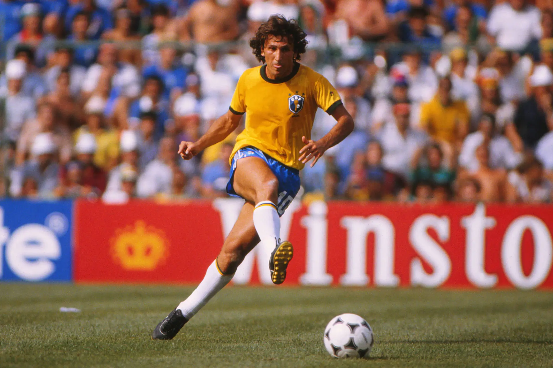 Ajax begroet Braziliaanse legende: 'Een groot genoegen om Ajax te bezoeken'