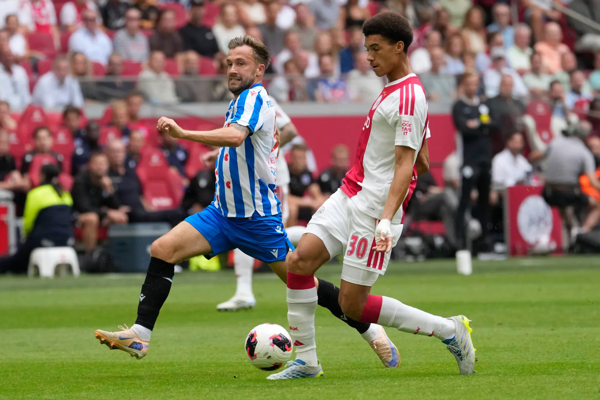Ajax Showtime Aaron Bouwman