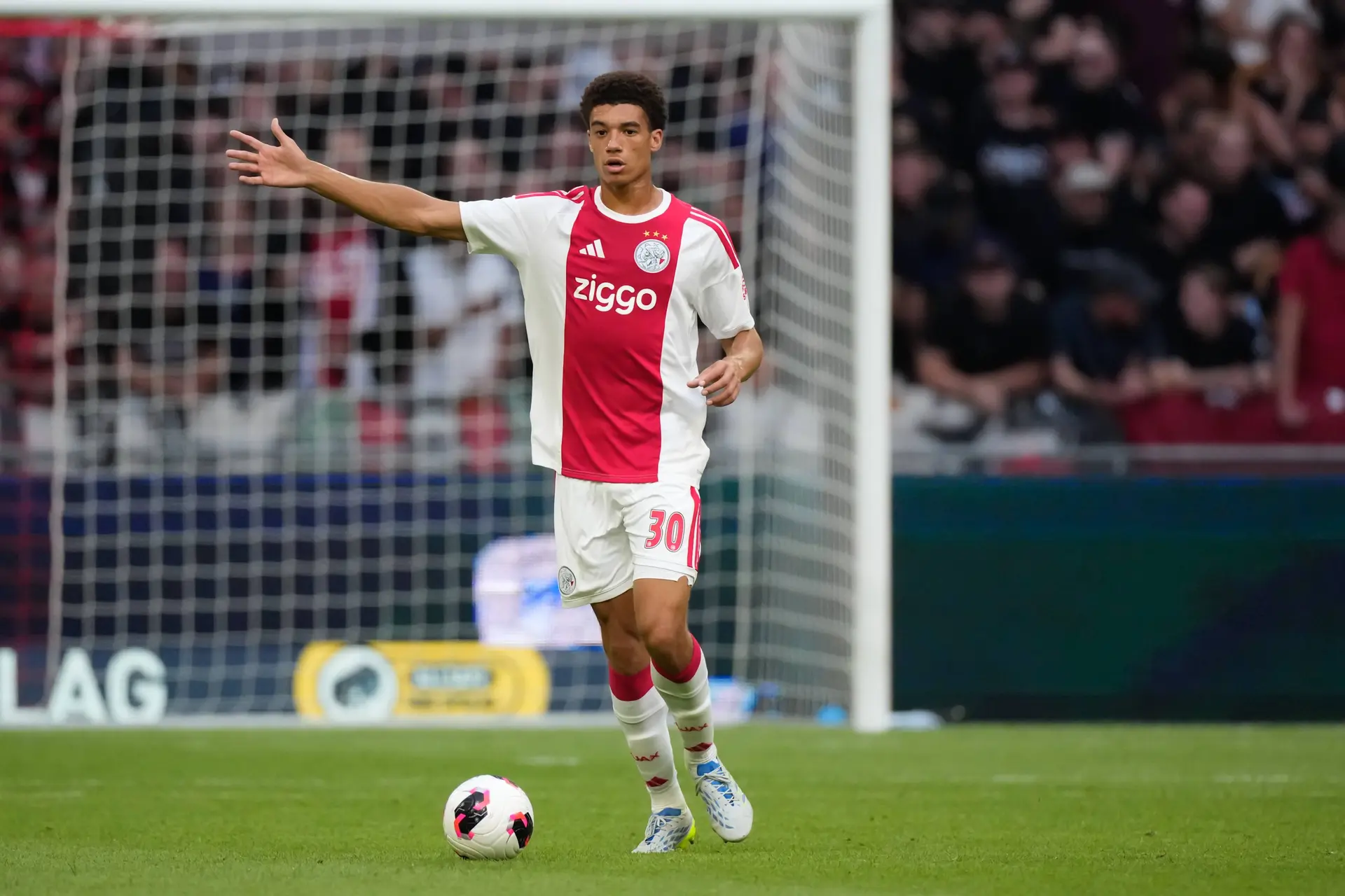 Ajax Showtime Aaron Bouwman