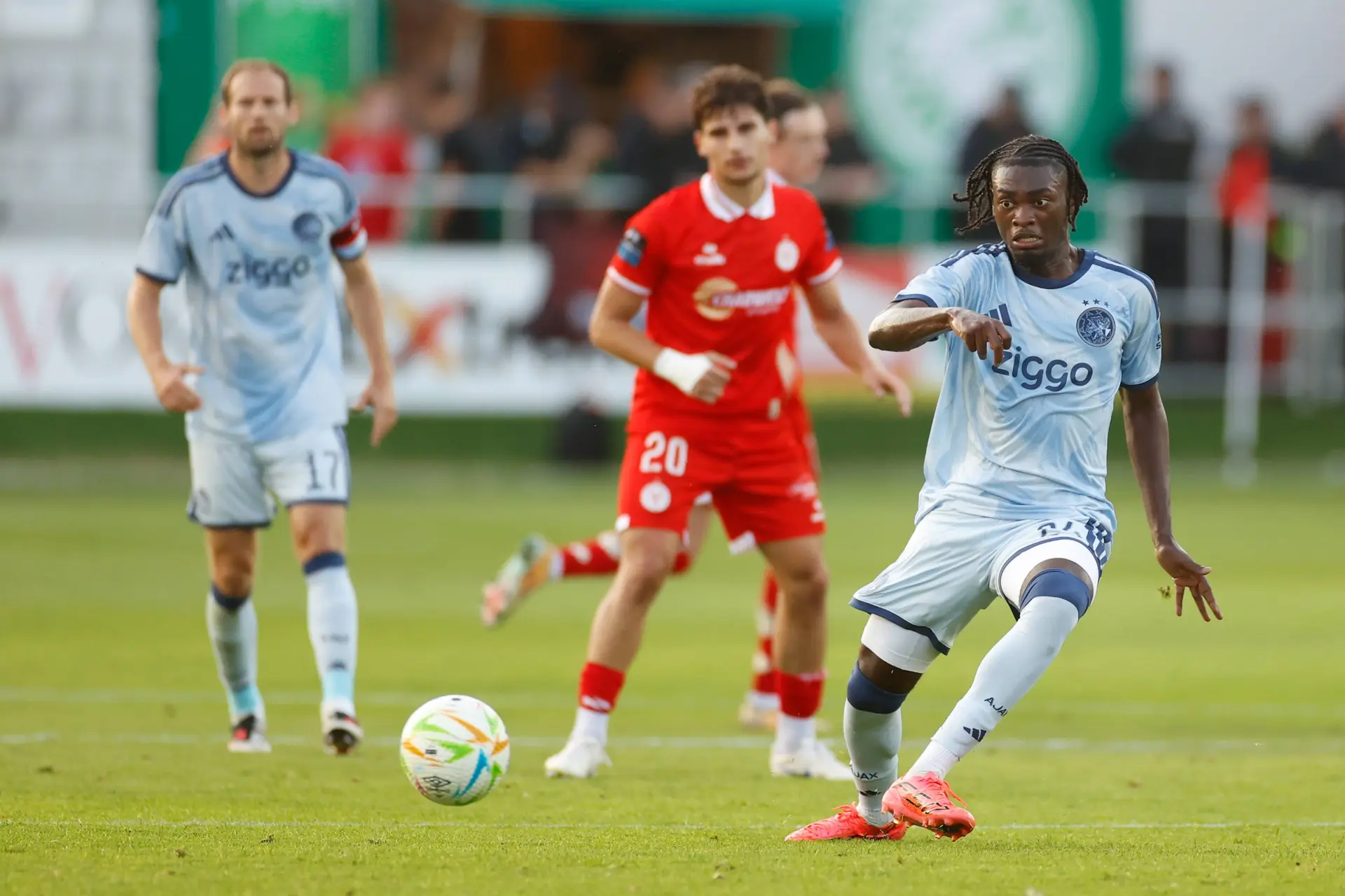 Ajax Showtime Jorthy Mokio