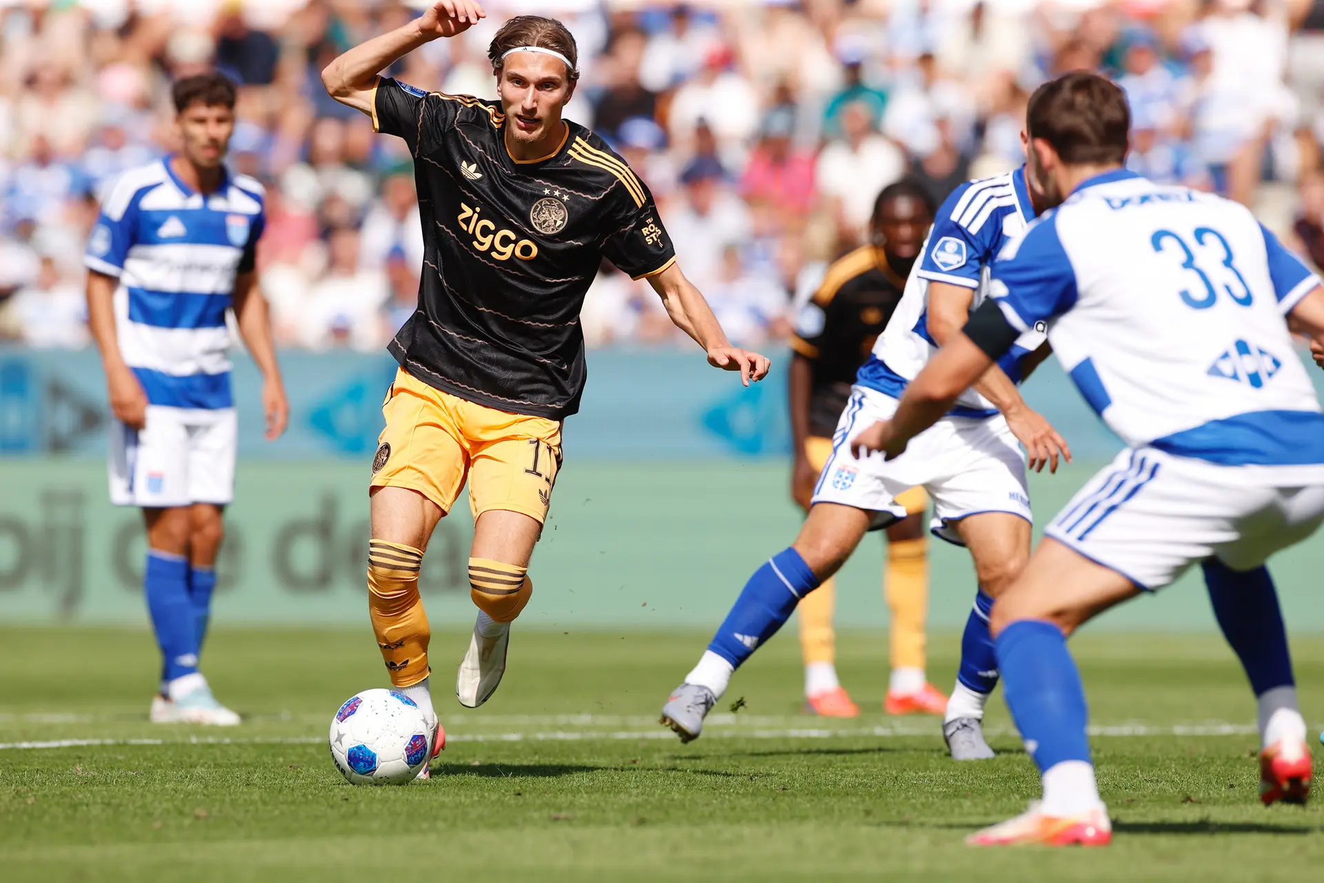 ajax showtime Mika Godts ajax pec zwolle