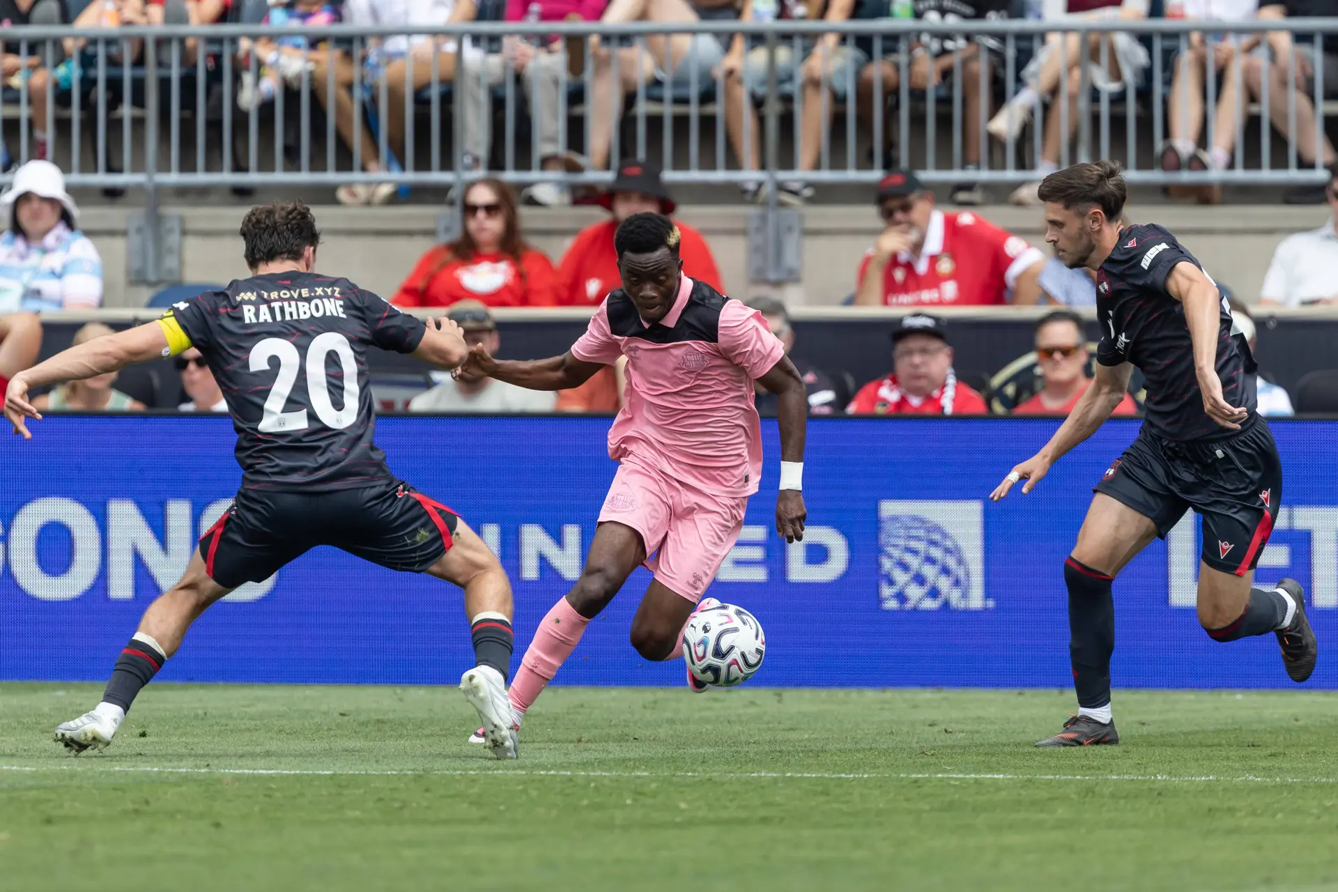 Ajax Showtime Simon Adingra