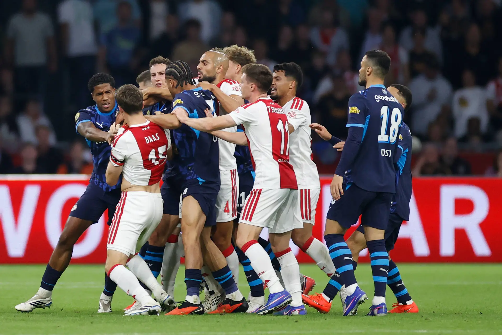 Ajax Showtime Ajax PSV Opstootje