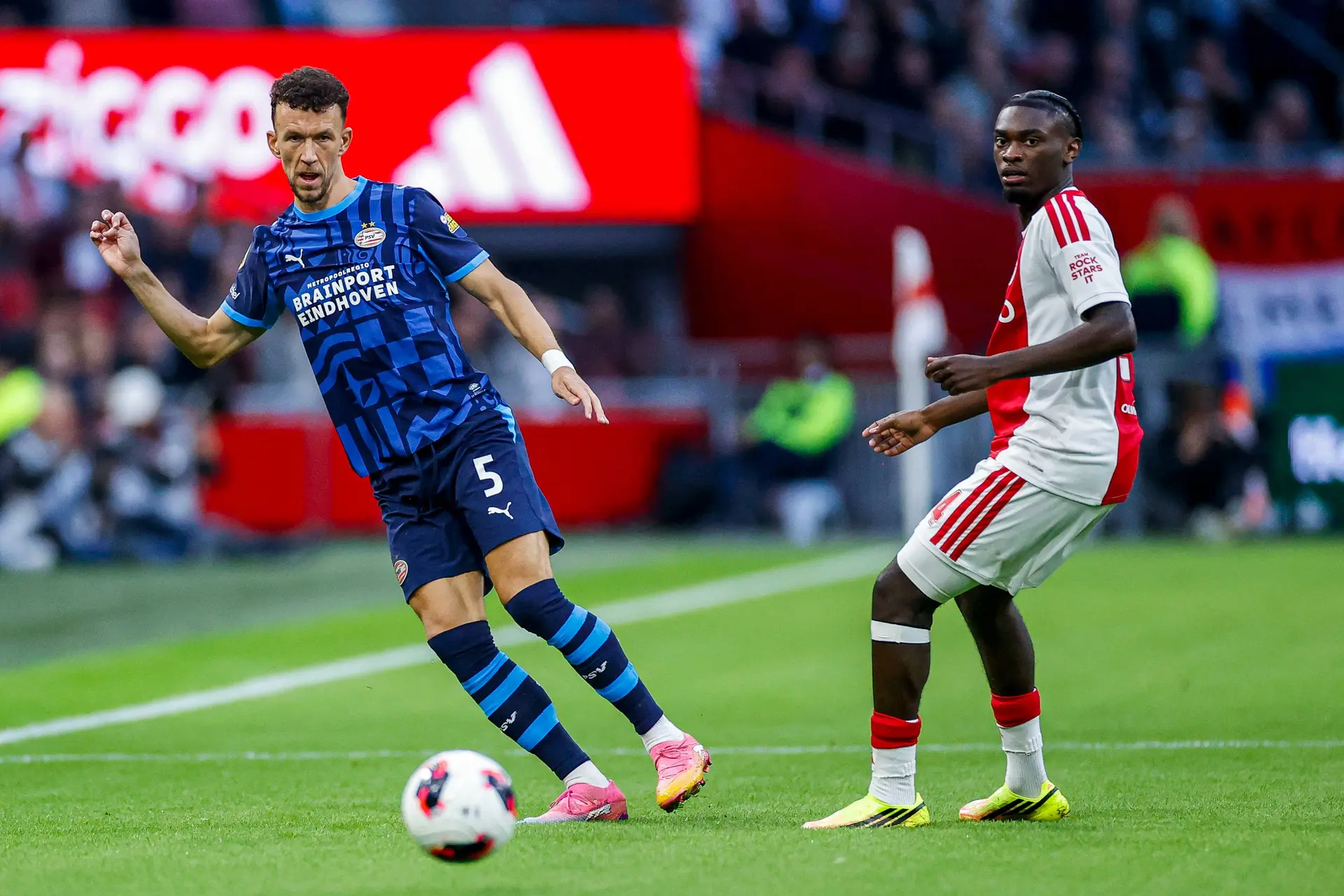 IvanPerisic_JorthyMokio_Ajax-PSV_AjaxShowtime