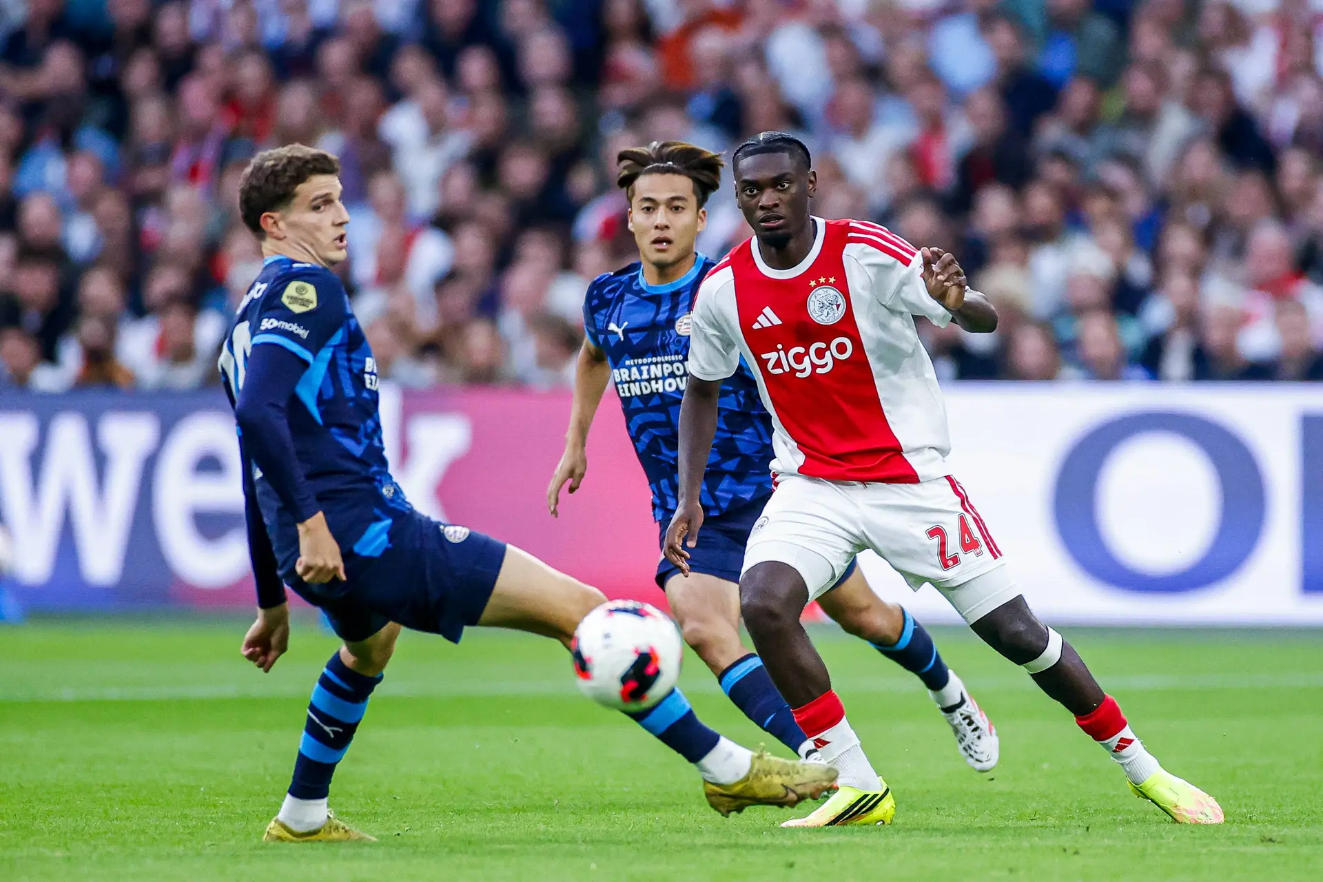 Jorthy_Mokio_Ajax-PSV_AjaxShowtime