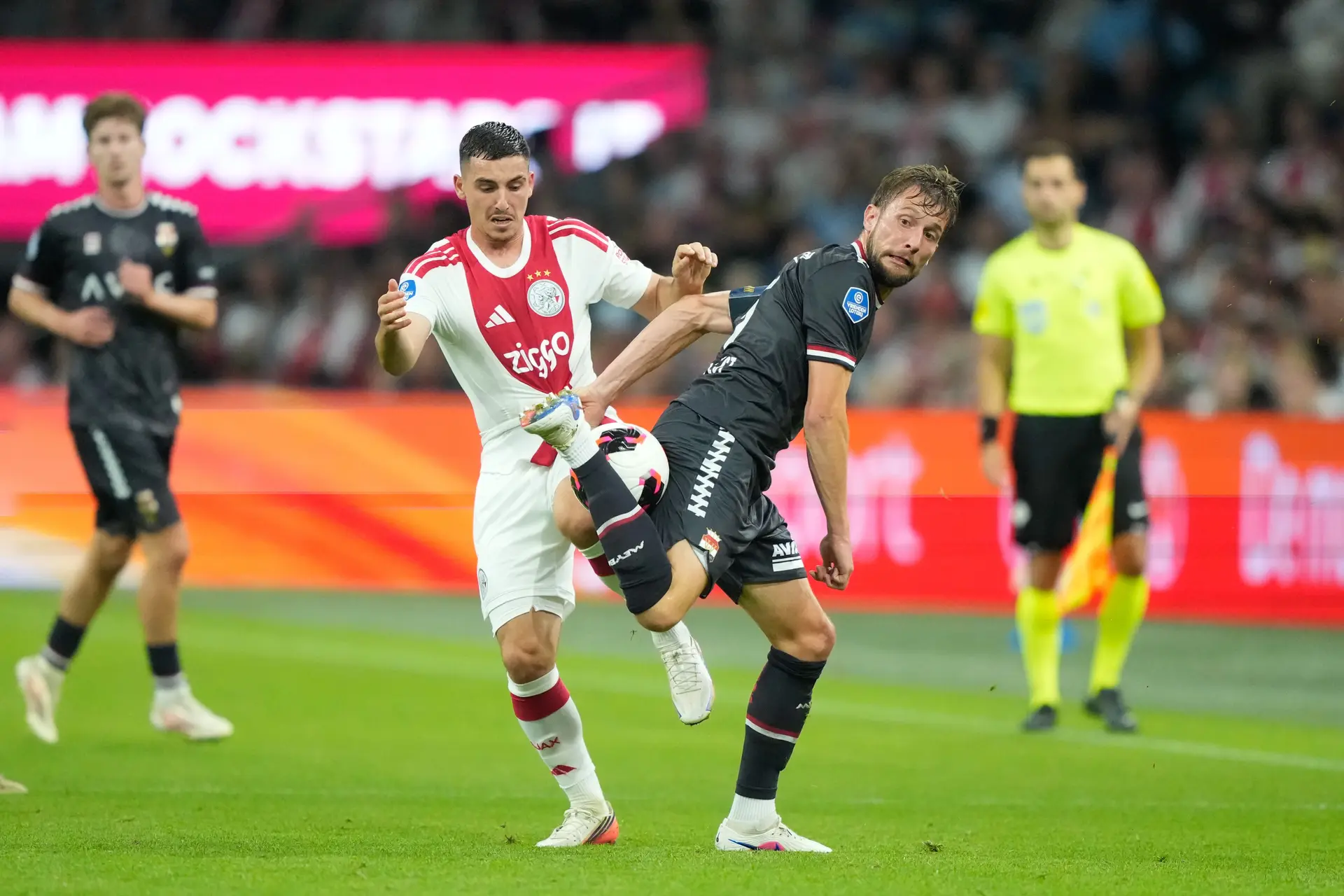 ajax showtime oscar gloukh ajax Willem II