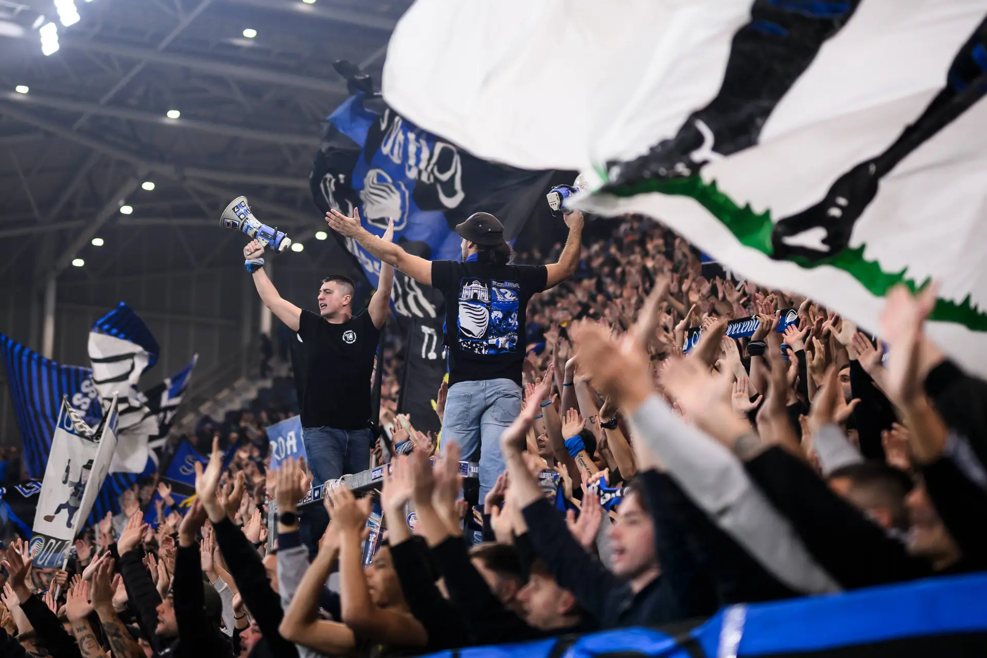Voormalig Atalanta-middenvelder Peters waarschuwt Ajax: ’Ajax is nog ...