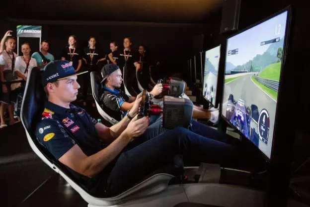 Verstappen initiatiefnemer virtuele Grands Prix Imola: 'Max kwam zelf met het idee'