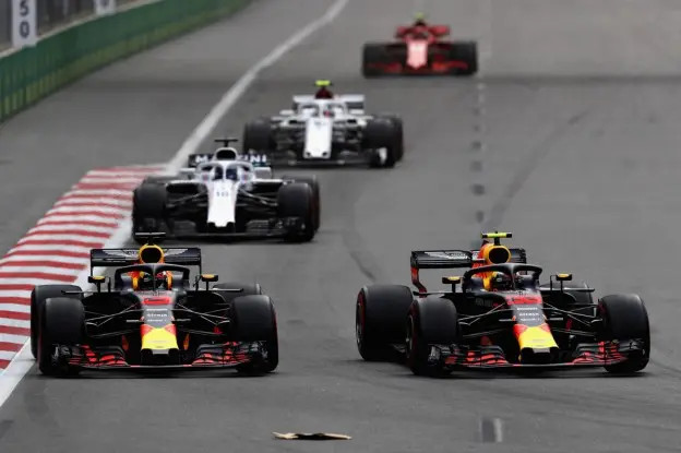 Horner bestrafte Verstappen en Ricciardo na crash: 'Dat vonden ze het ergste van alles'