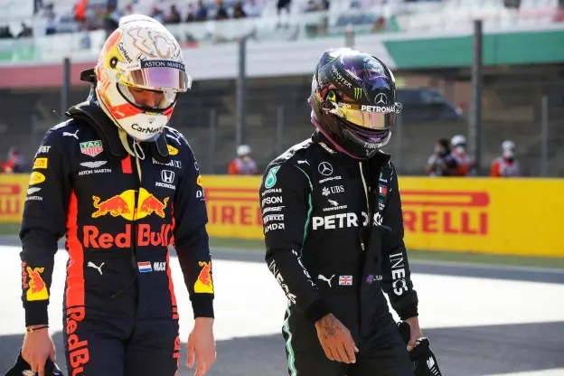 Brundle over incident: 'Verstappen had meer kerb kunnen nemen, maar dat is geen racen'