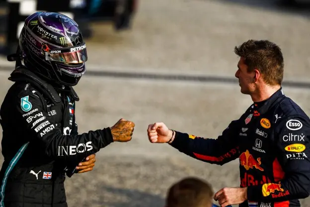 Rosberg over Verstappen: 'De enige die de strijd aan kan gaan met Hamilton'