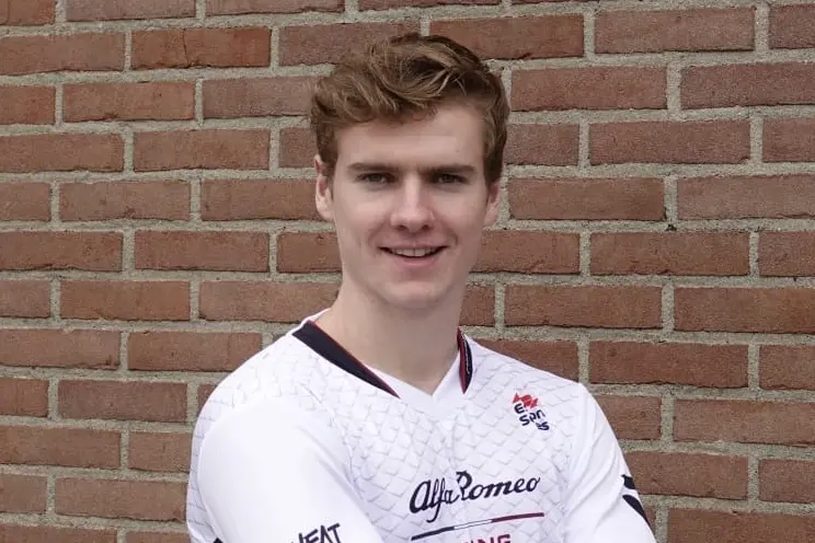 Opmeer wereldkampioen in F1 Esports Series: 'Ik wist dat we voor de titel konden gaan'