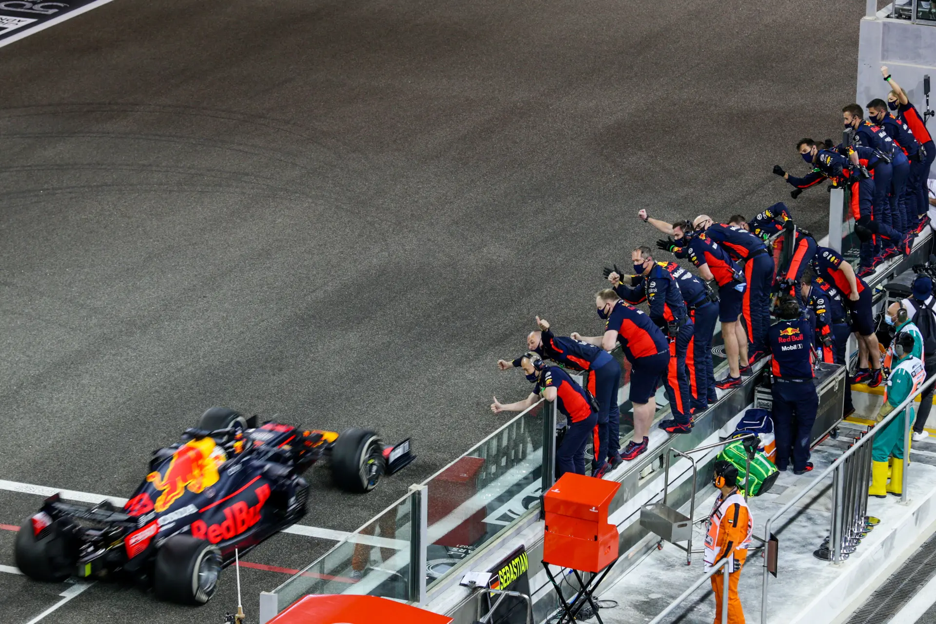 Marko: 'Weet dat Mercedes zichzelf heeft vertraagd in Abu Dhabi'