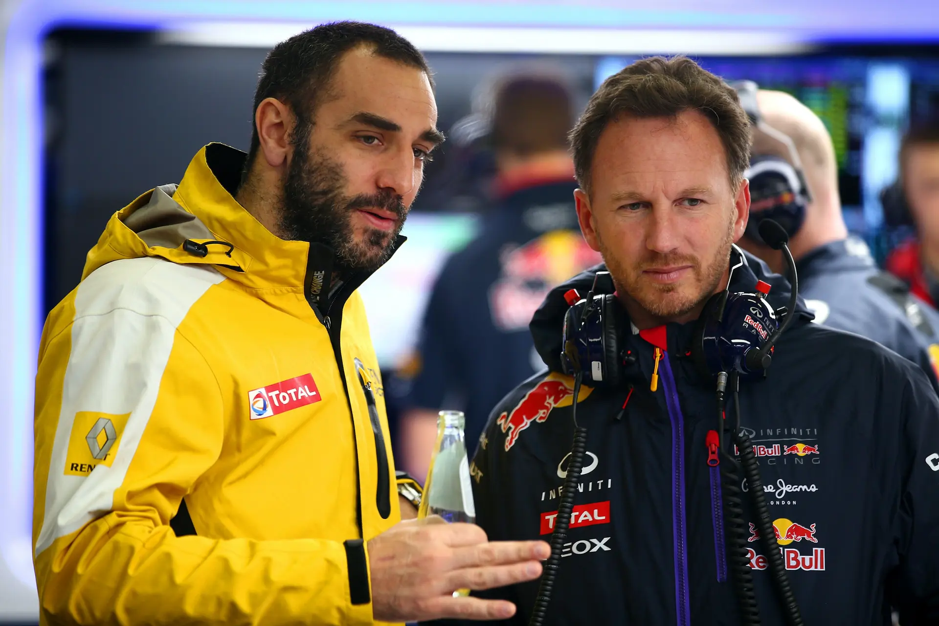 Het afscheid van Abiteboul: moddergooien naar Red Bull met een mooie eindsprint