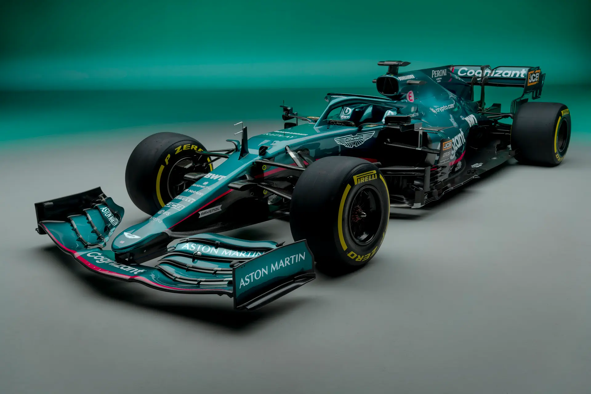 Aston Martin AMR21 krijgt ophanging en versnellingsbak cadeau van Mercedes