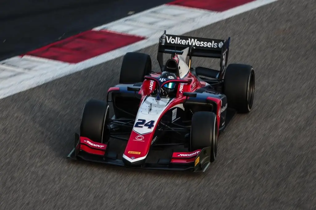 Viscaal in zijn nopjes na succesvolle F2-testweek: 'Dit smaakt naar meer'
