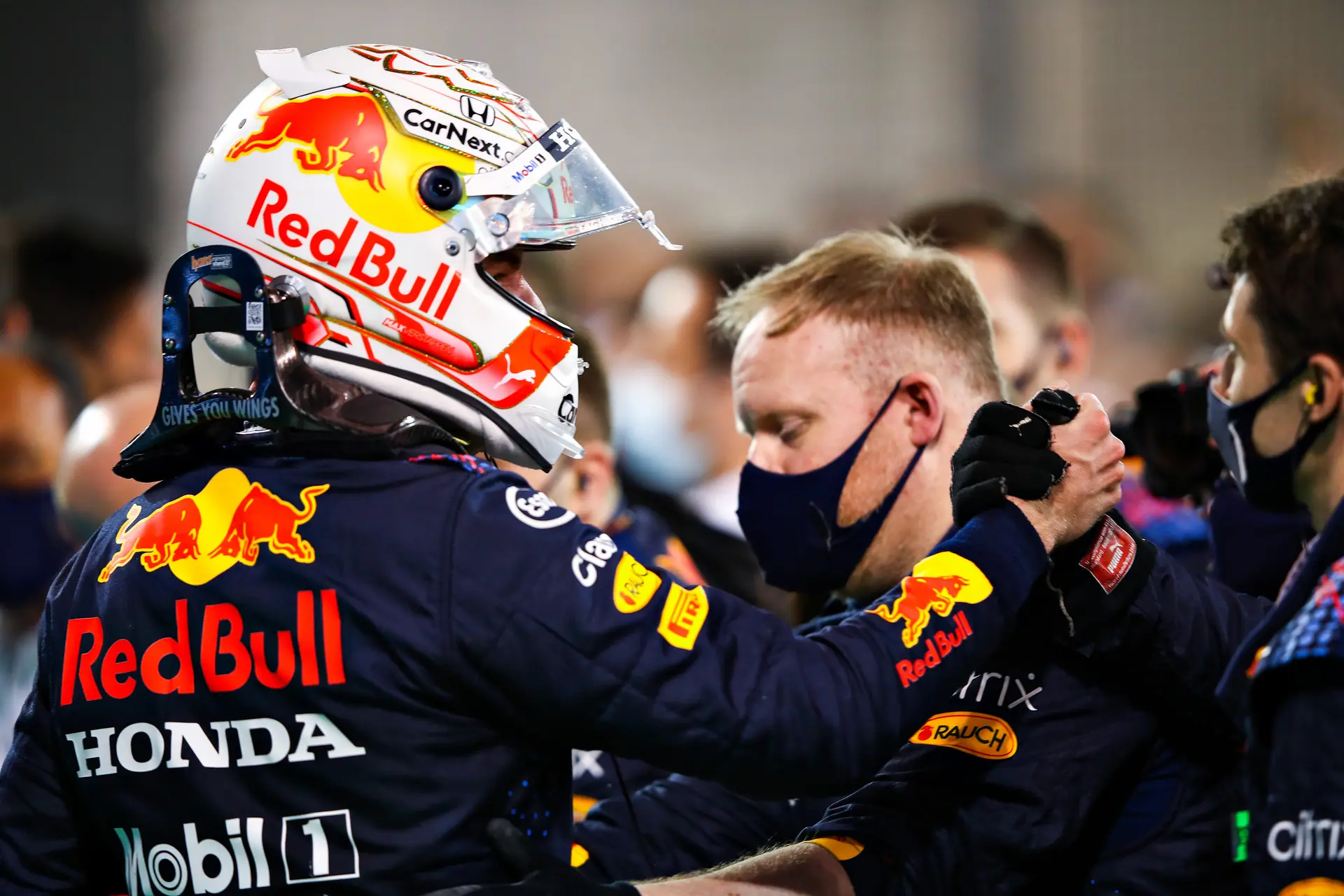 Verstappen en Hamilton: 'Stewards veranderden tijdens de race van gedachten over tracklimits'
