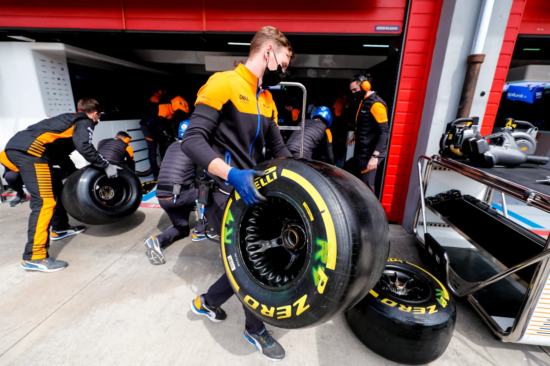 Mercedes mogelijk in het voordeel tijdens race volgens voorspellingen Pirelli