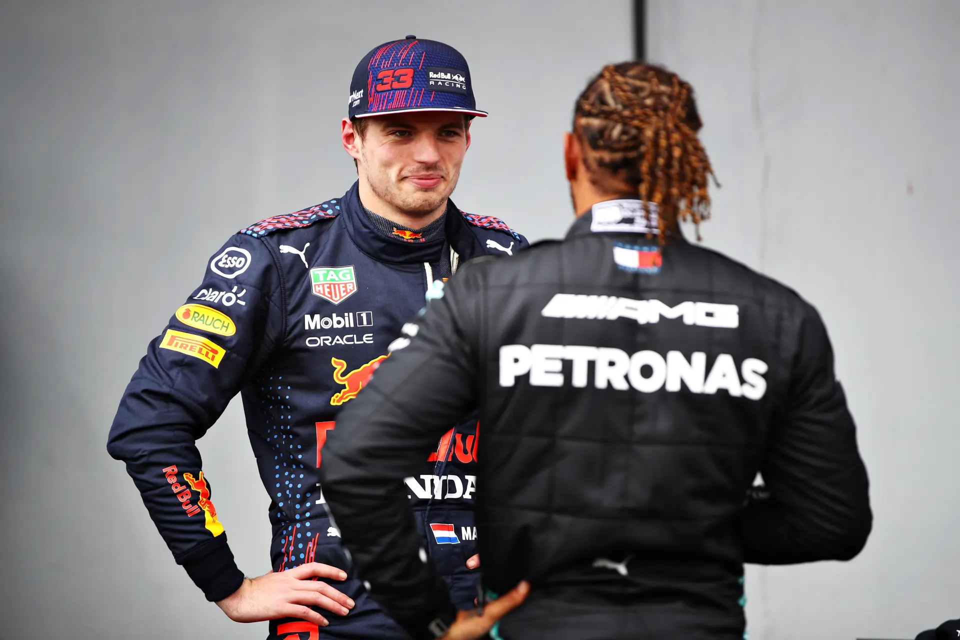 Verstappen tegen Hamilton tijdens persconferentie: 'Ik had geen idee dat ik jou raakte'