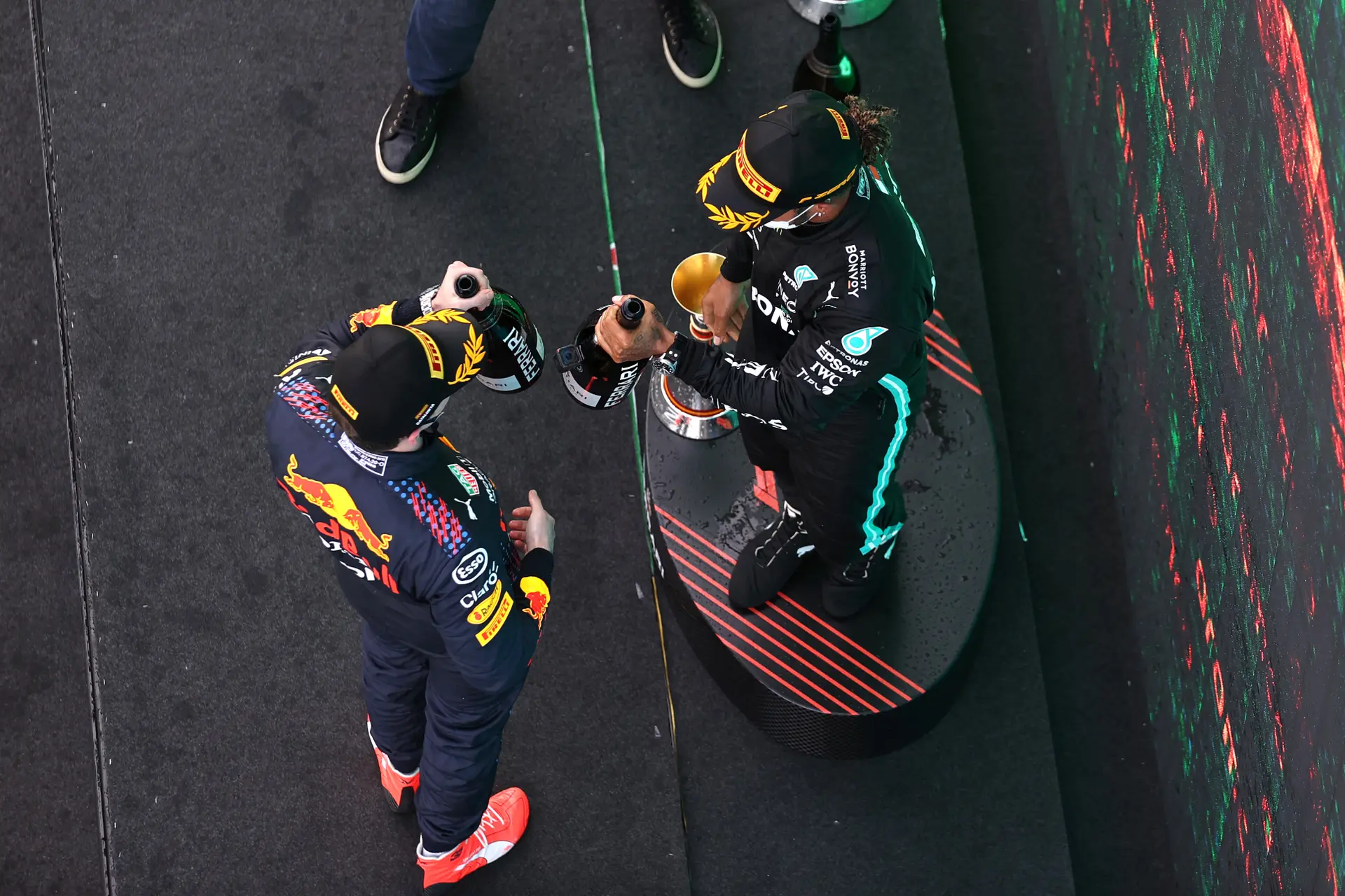 Verstappen en Hamilton bezorgen spannendste Formule 1-titelstrijd sinds 2014
