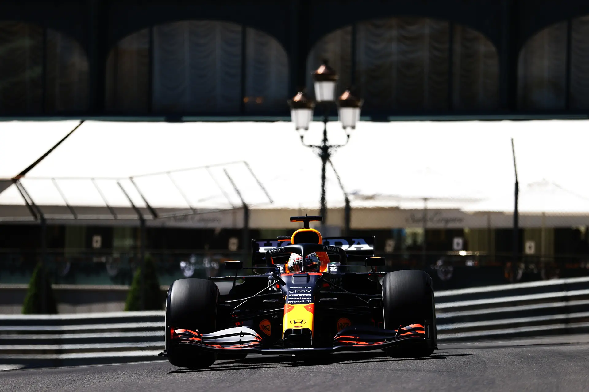 Verslag VT3: Verstappen herpakt zich met snelste tijd, Ferrari opnieuw erg snel