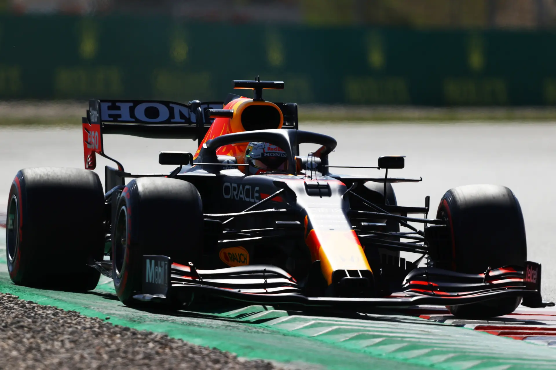Boordradio's GP Spanje | Verstappen staat versteld van Mercedes: 'Het is ongelooflijk'