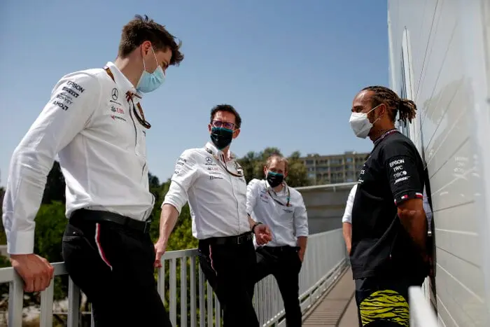 Hamilton: 'Die snelle Red Bull zal ons heel het seizoen het leven zuur maken'