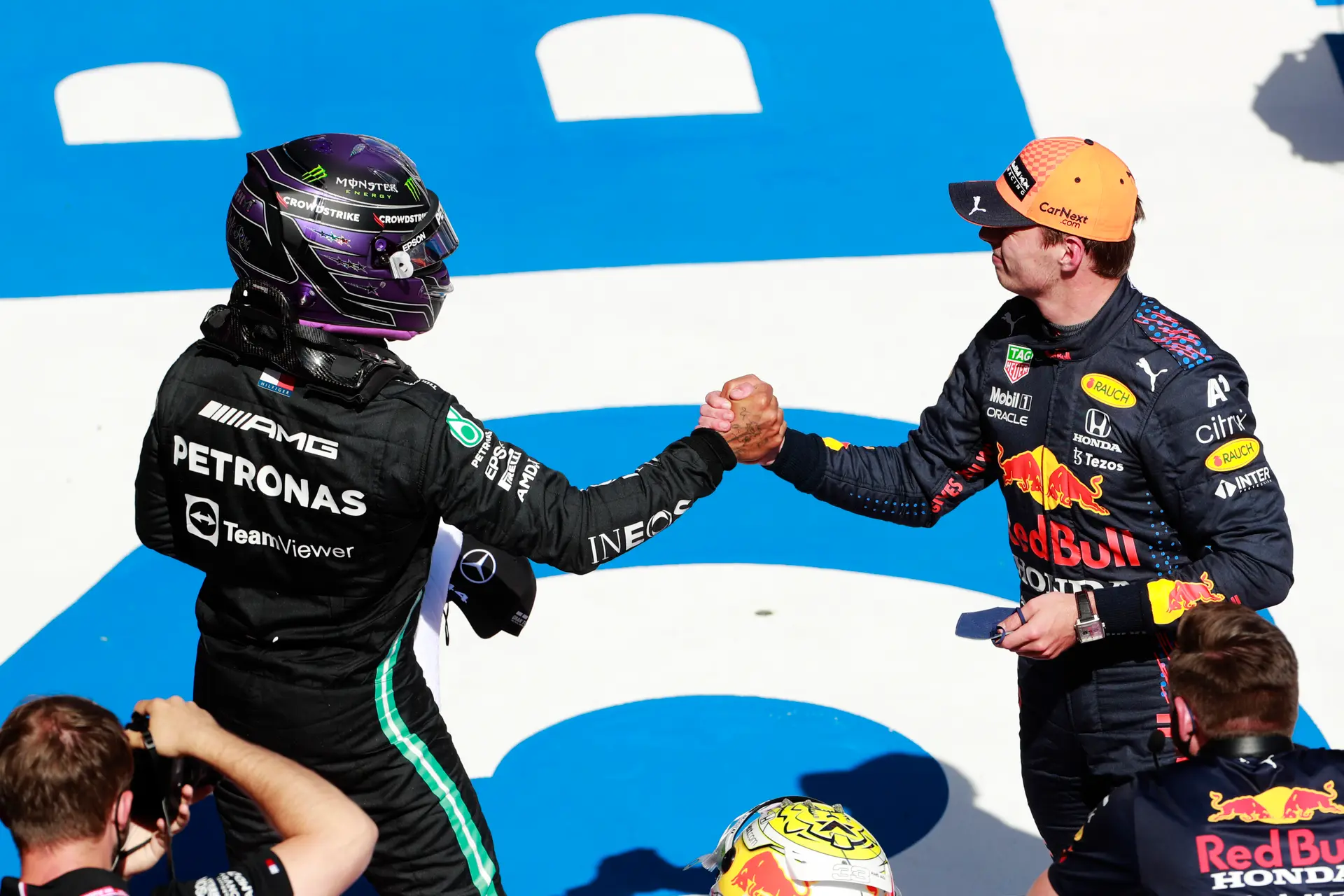 Webber: 'Als je Verstappen op verse banden achter je hebt, is dat een ware uitdaging'
