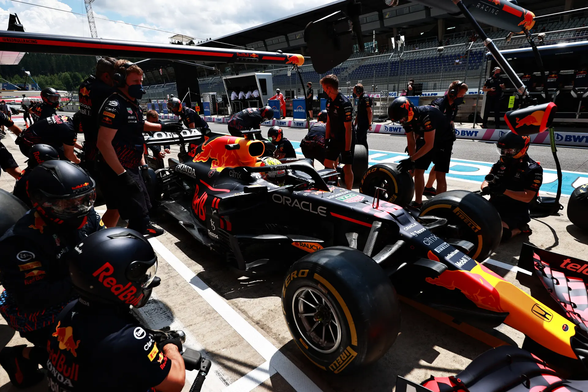 Steiner denkt niet dat Red Bull onveilig te werk gaat tijdens pitstops
