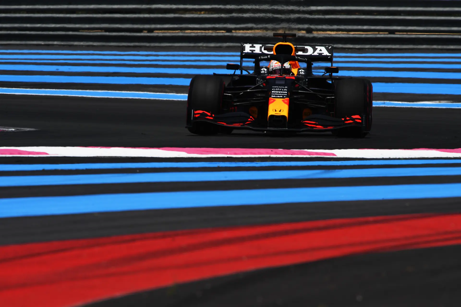 Verstappen bezorgt Red Bull eerste poleposition in Frankrijk, Hamilton vanaf P2