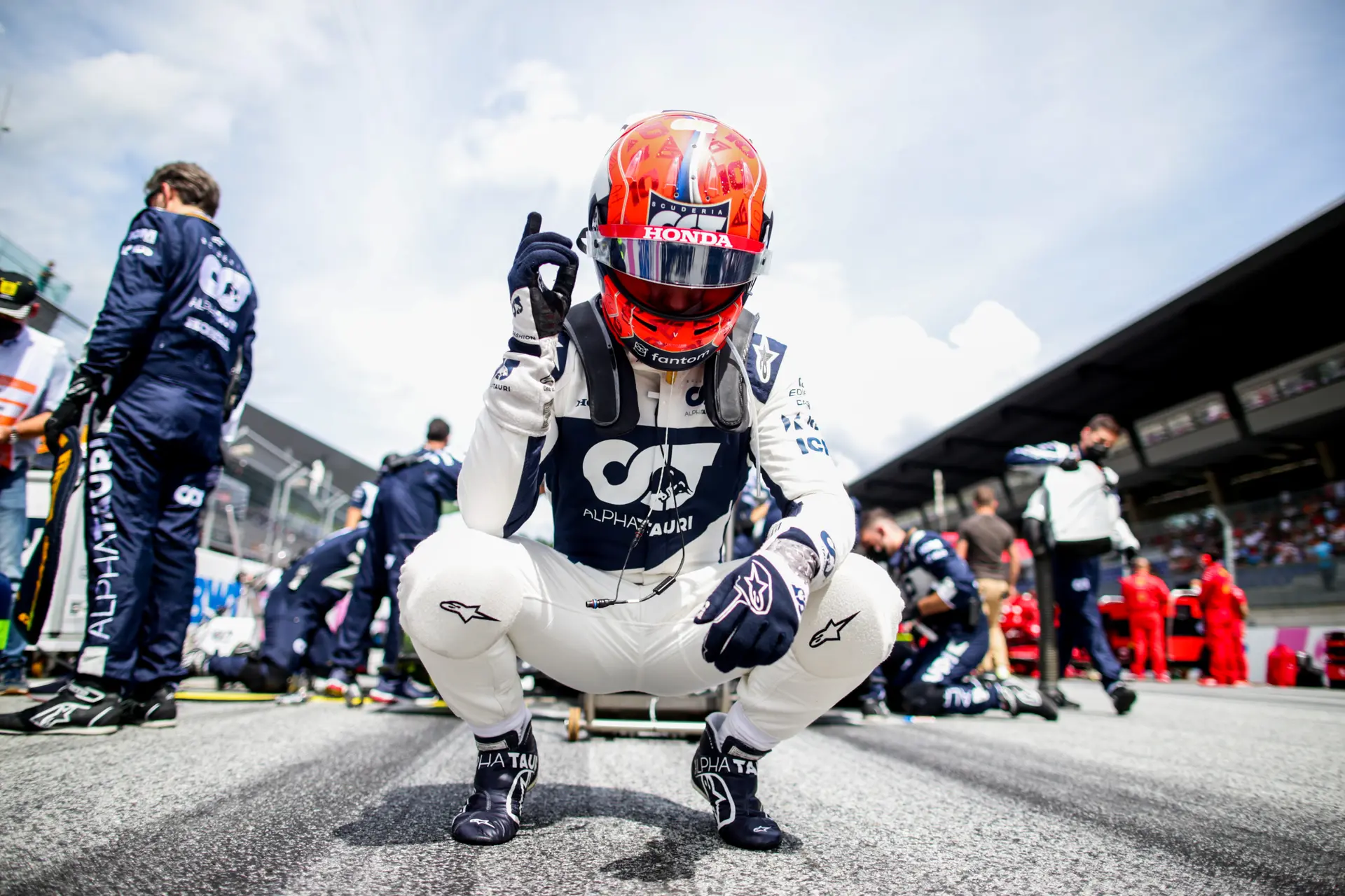 Gasly overdonderd: 'We zaten op een tiende van Ferrari en Red Bull'