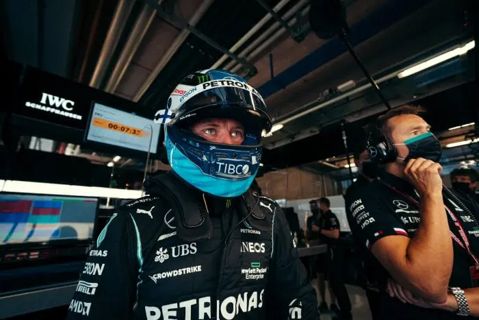 Mol: 'Vind dat de FIA Bottas harder aan moet pakken'