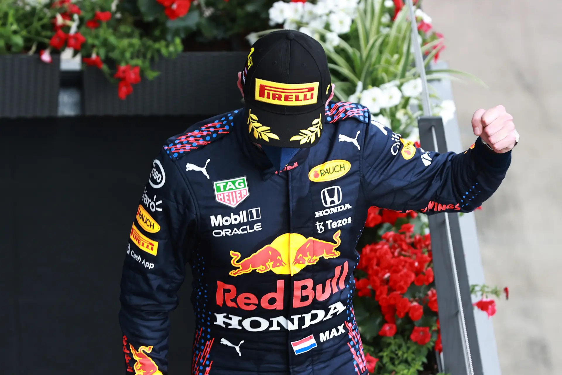 Verstappen over burn-out op de finish: 'Ik had toch tijd genoeg'