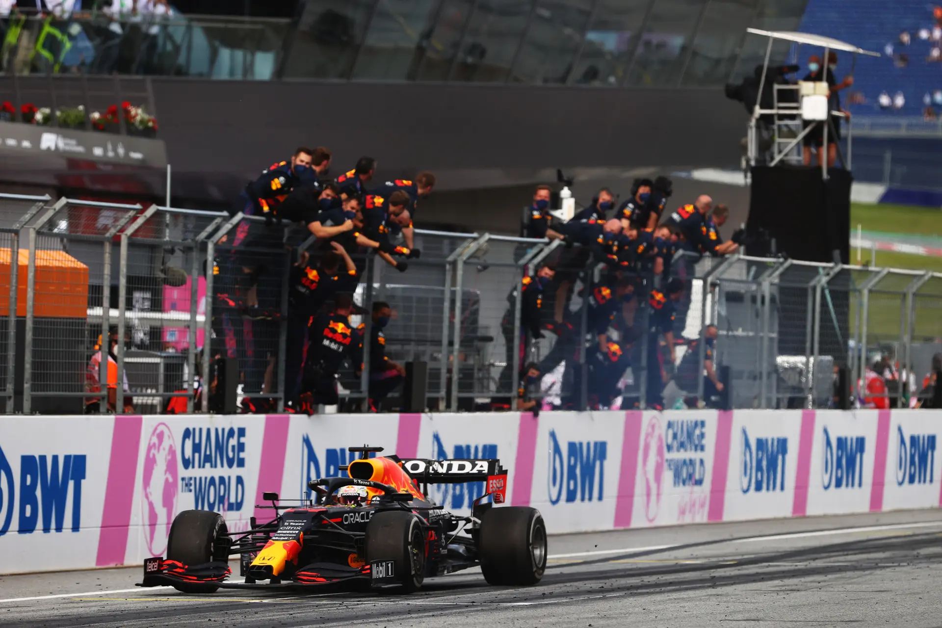 Boordradio's VT2 | Verstappen wil niet reageren: 'Dat ga ik niet f*cking zeggen!'