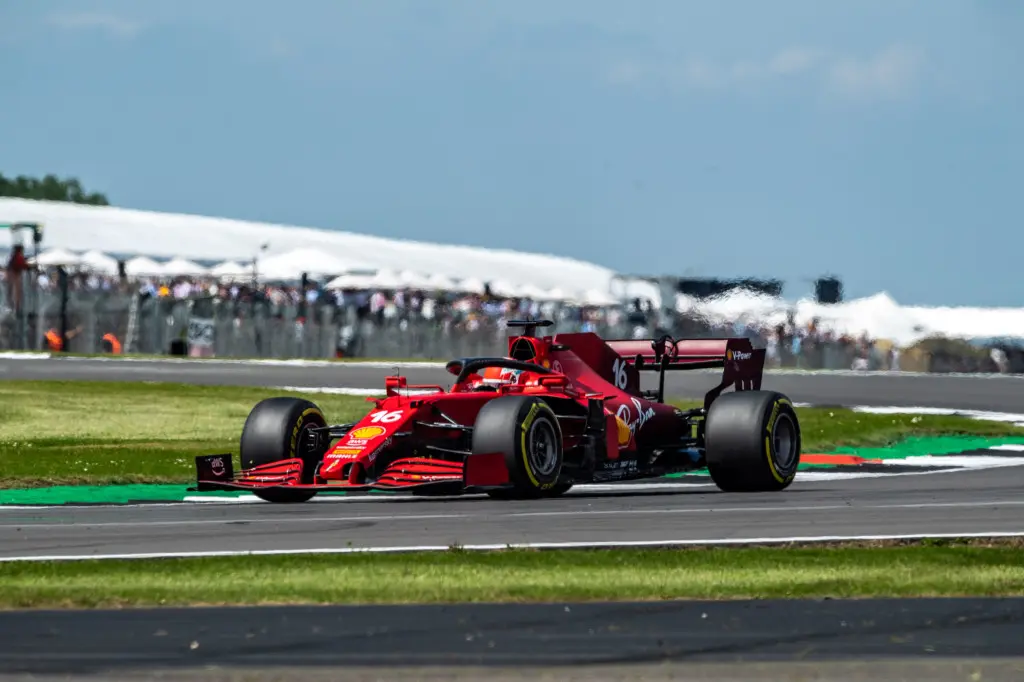 De motorproblemen van Leclerc: wat was de oorzaak en hoe werden ze opgelost?
