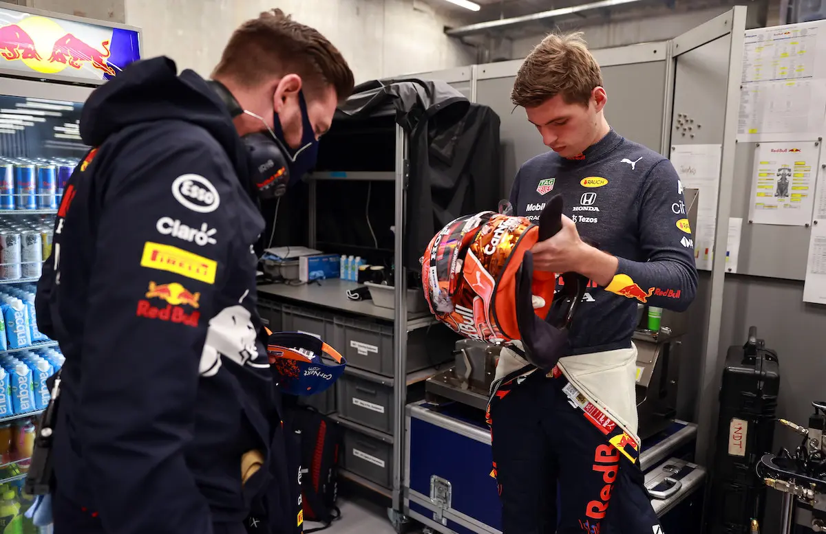 Verstappen biedt uniek inkijkje in sport- en voedingsschema van F1-coureurs