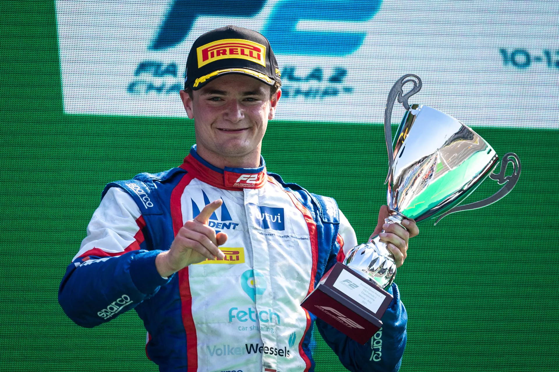 Viscaal lacht van oor tot oor na eerste testsessie in de ELMS: 'De auto gaat zo hard'