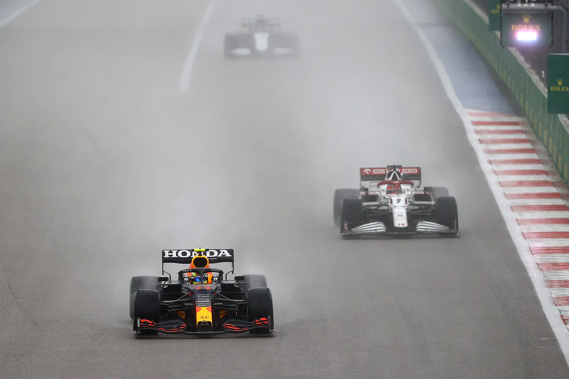 Dit zijn de winnaars en verliezers van de regenbui tijdens de GP van Rusland