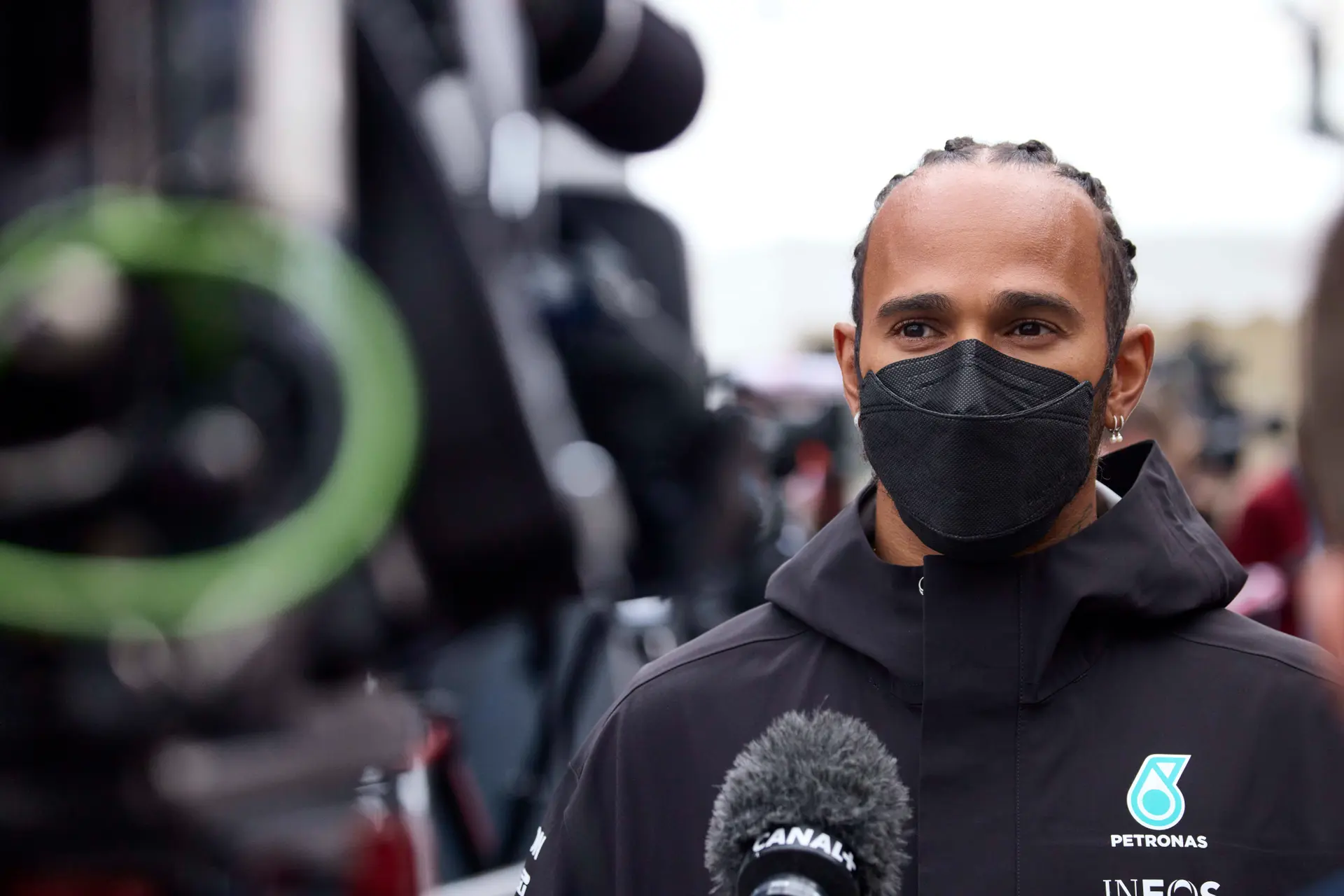 Hamilton en Bottas eensgezind: 'Verstappen was gewoon te sterk vandaag'