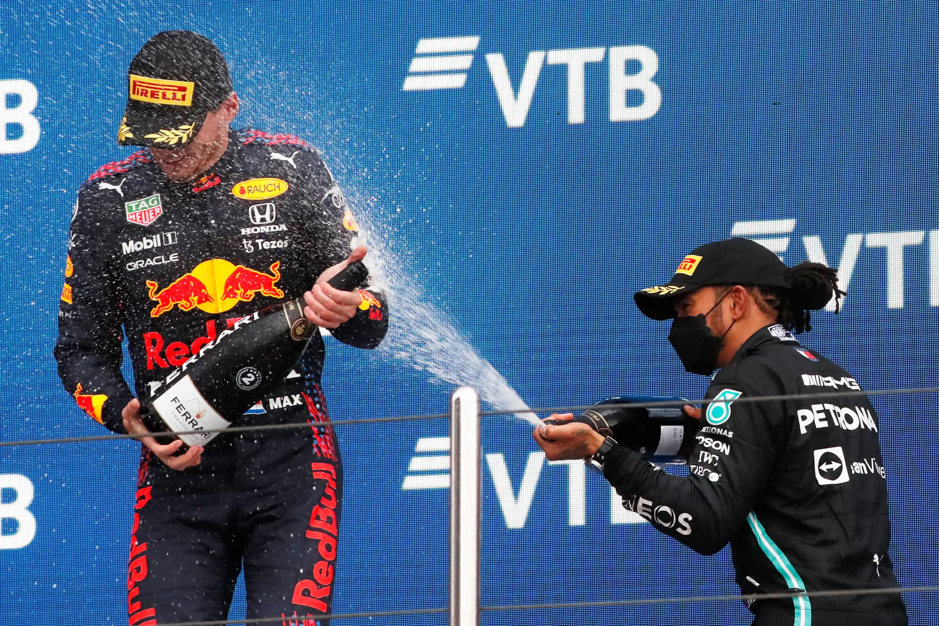 NB | 'Eigenlijk is het voor Verstappen toch nog met een sisser afgelopen in Rusland'