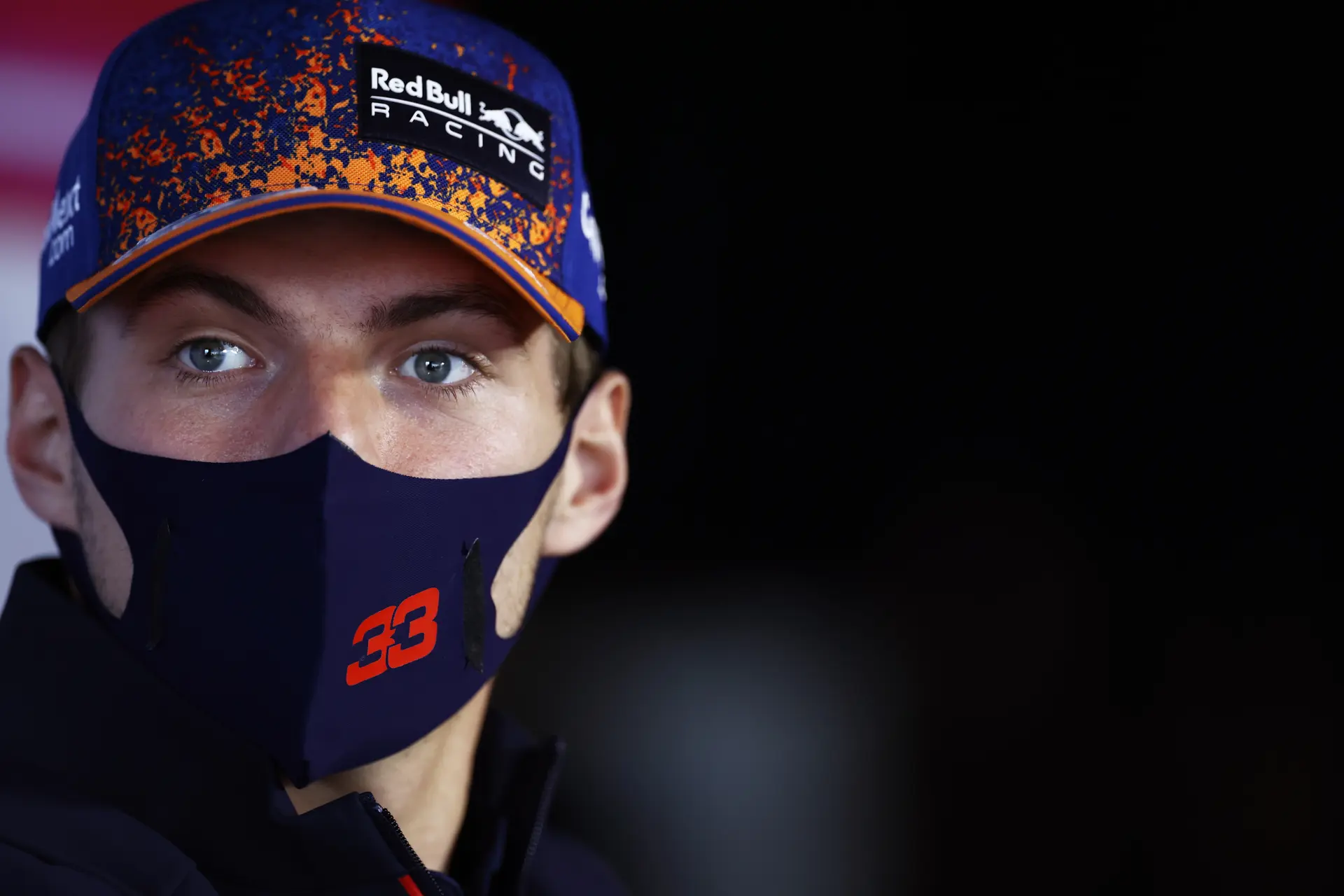 Verstappen geen fan van winnaarsbeker Zandvoort: 'Het is een lelijk ding'