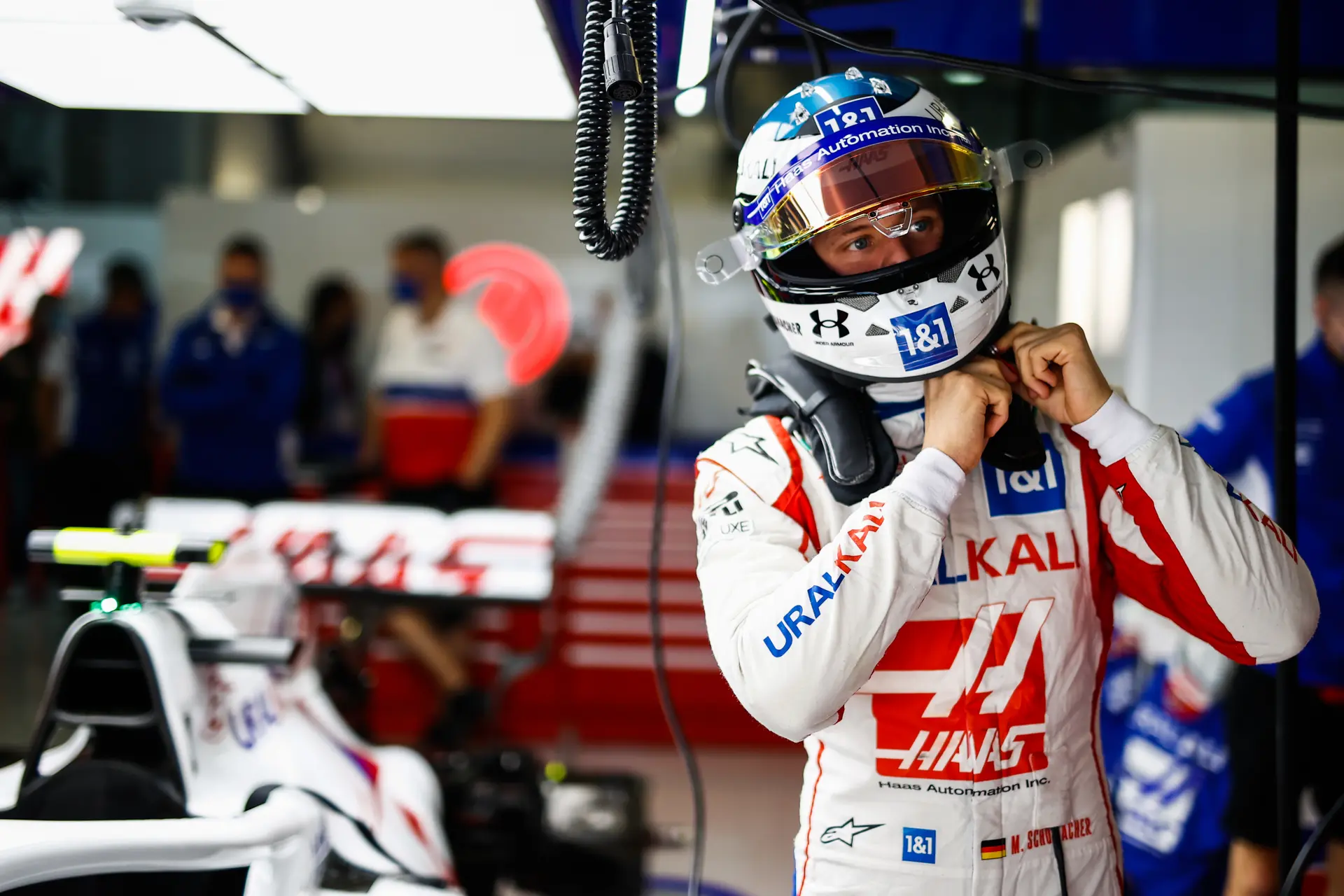 Gene Haas over de crashes van Schumacher: 'Als je Verstappen bent, kunnen we ermee leven'