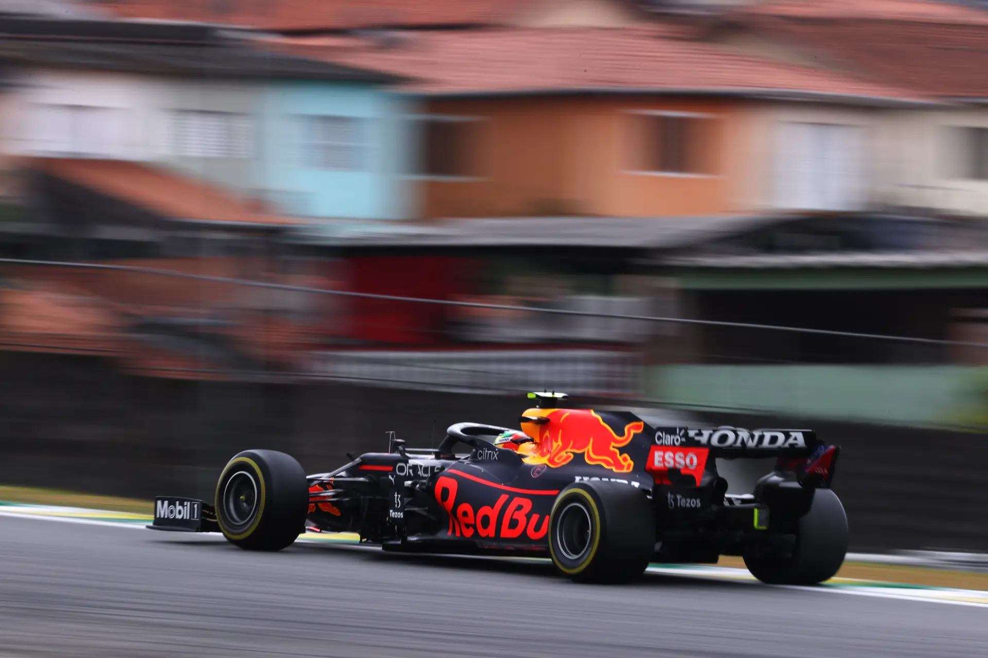 Brundle: 'Die Red Bull gleed als een limousine over de kerbs heen!'