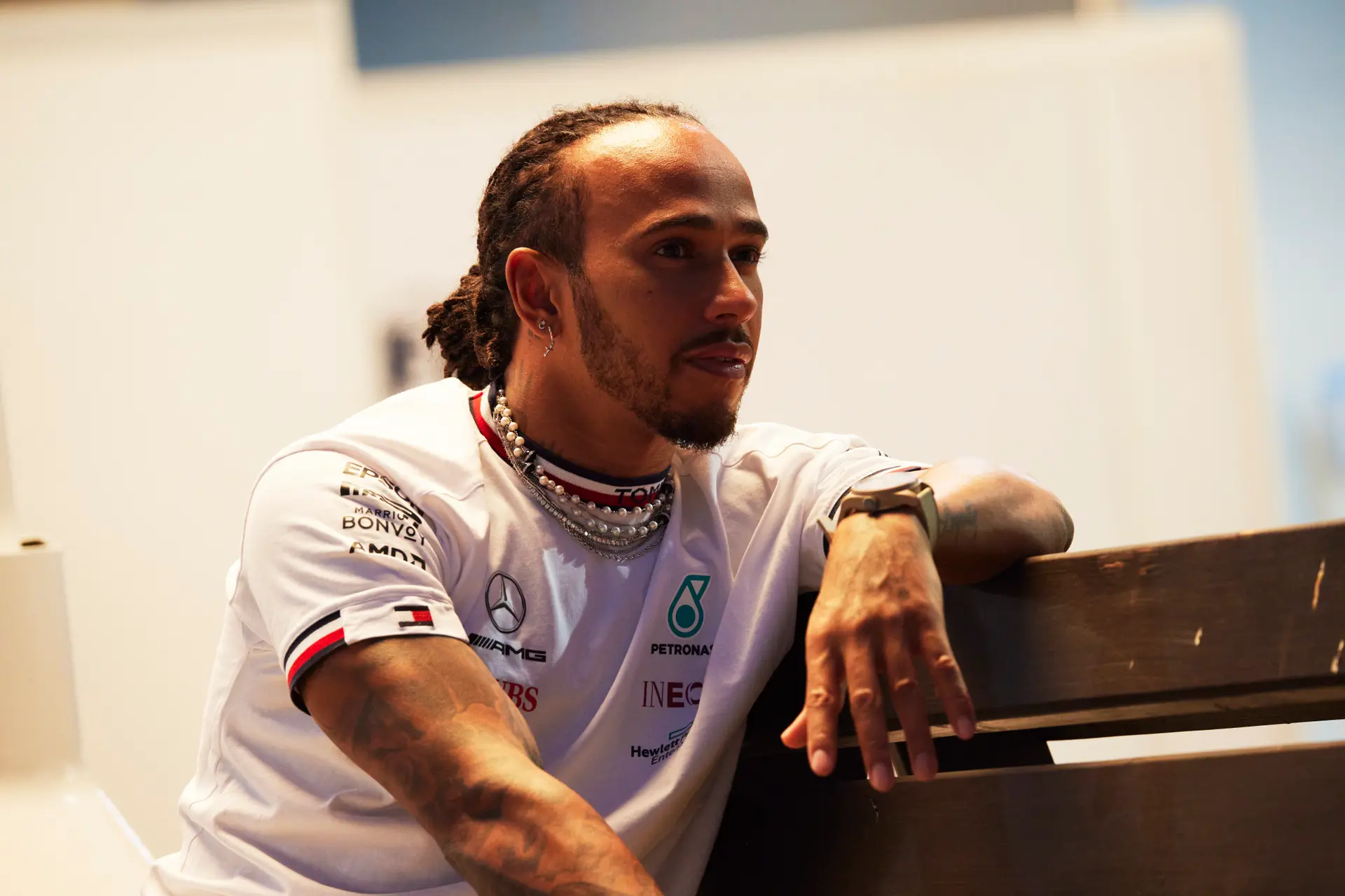 Hamilton bezorgd: 'We beschikken zeker niet over het snelste materiaal'