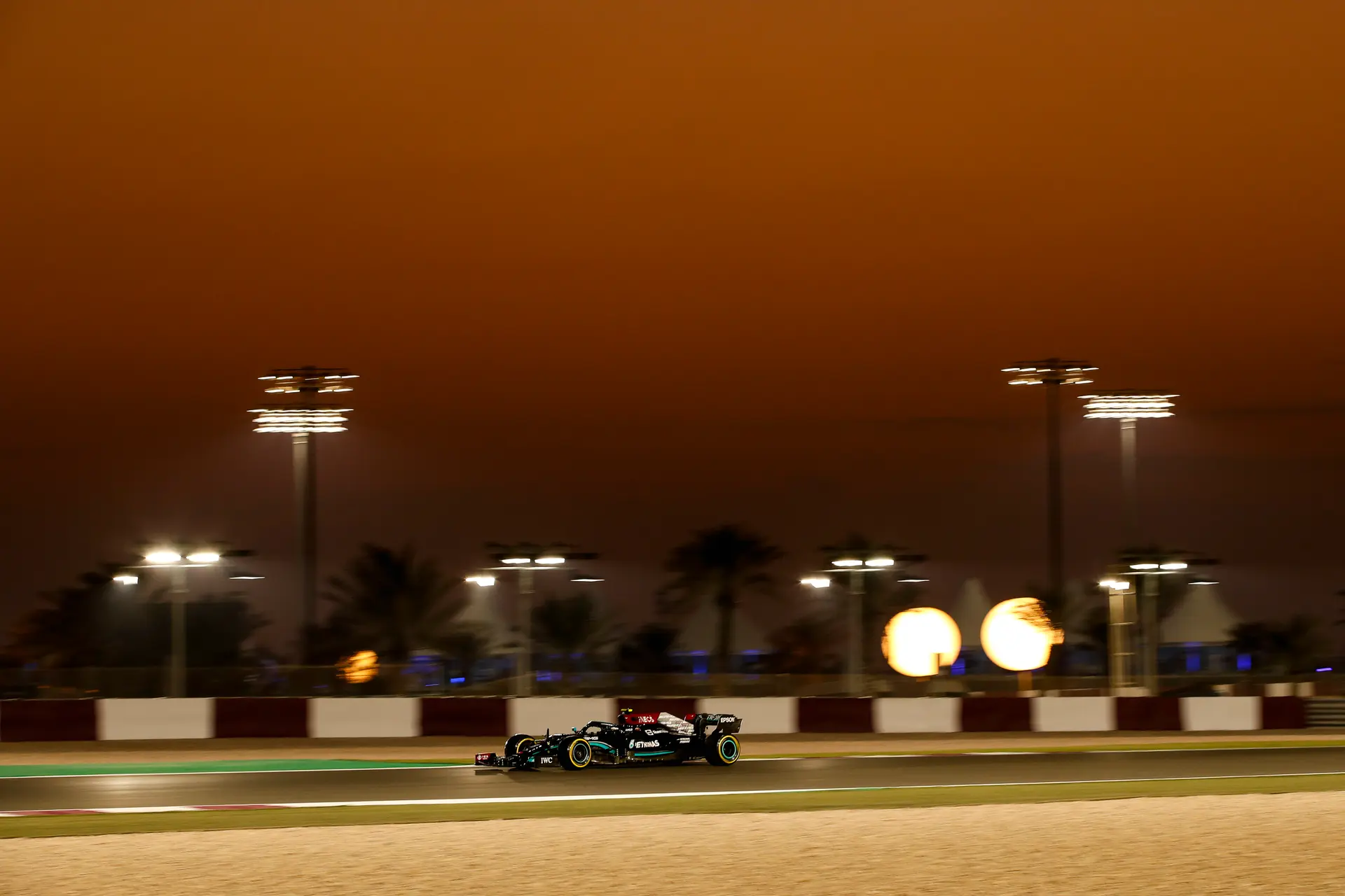 Boordradio's VT2 | Vettel uit irritatie naar Hamilton: 'Oké, dat was zinloos'