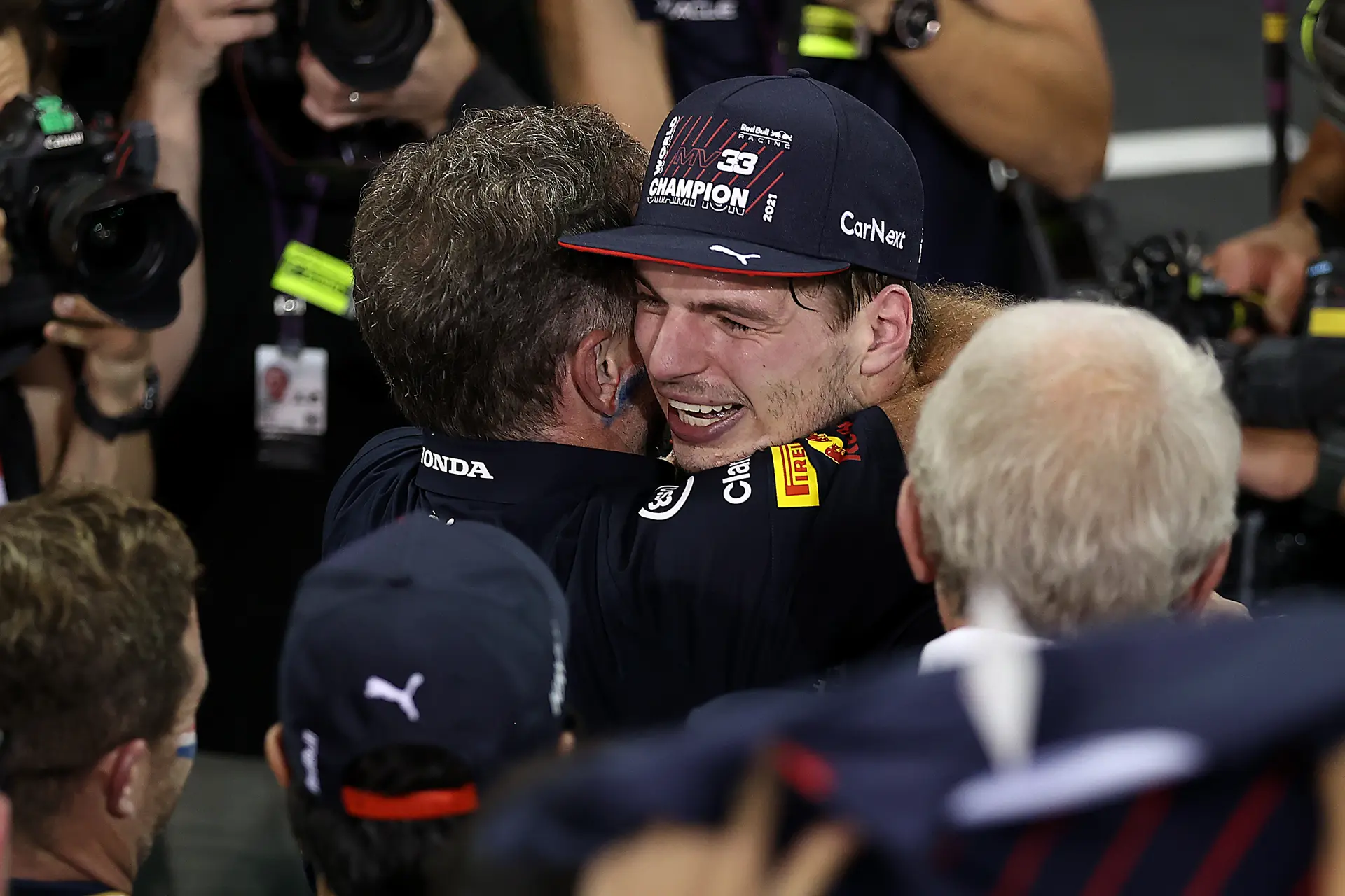 Waarom de FIA de protesten van Mercedes heeft afgewezen en Verstappen kampioen blijft