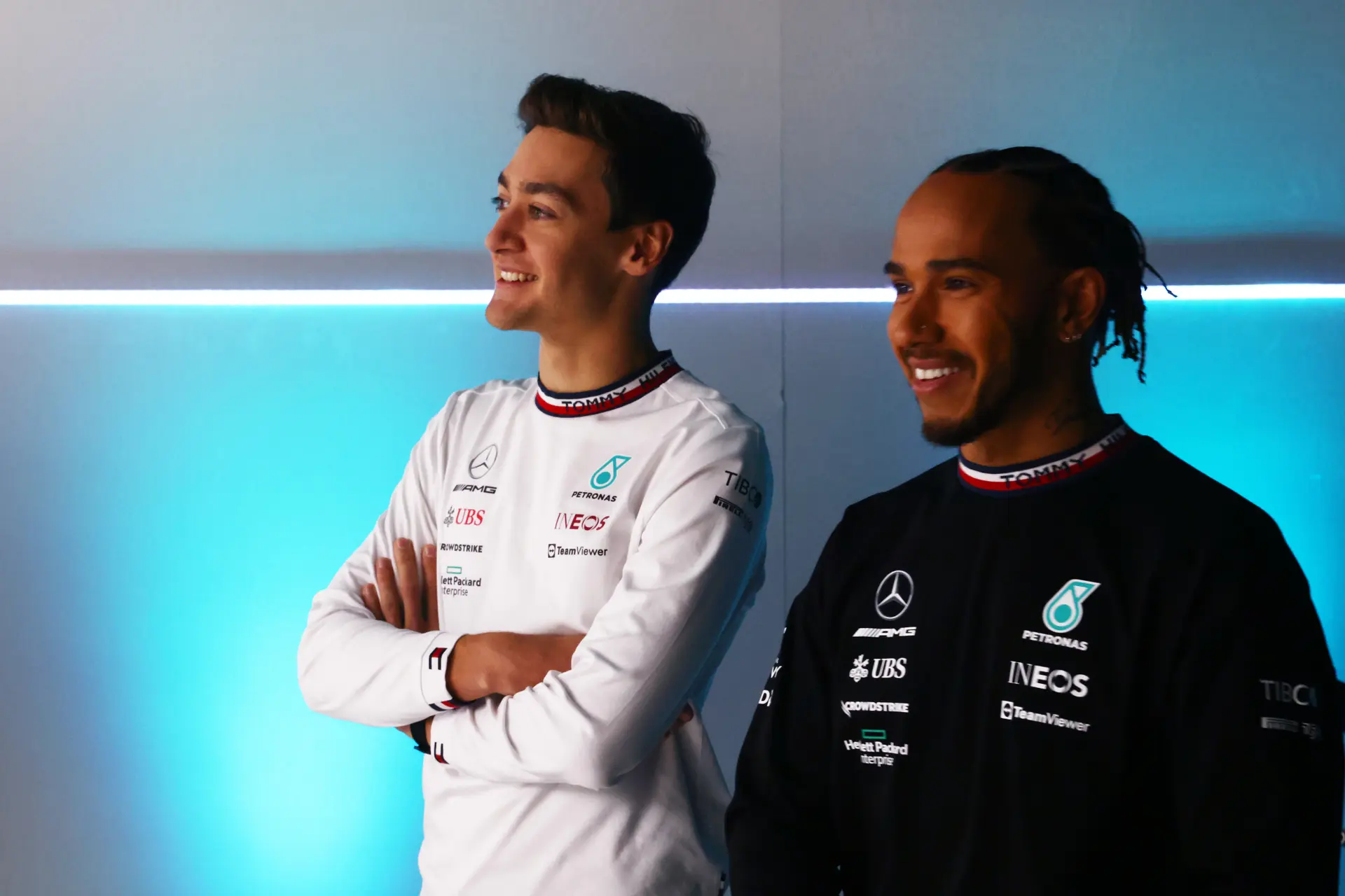 Hamilton tevreden met nieuwe teamgenoot: 'Hij is heel snel en heel oprecht'