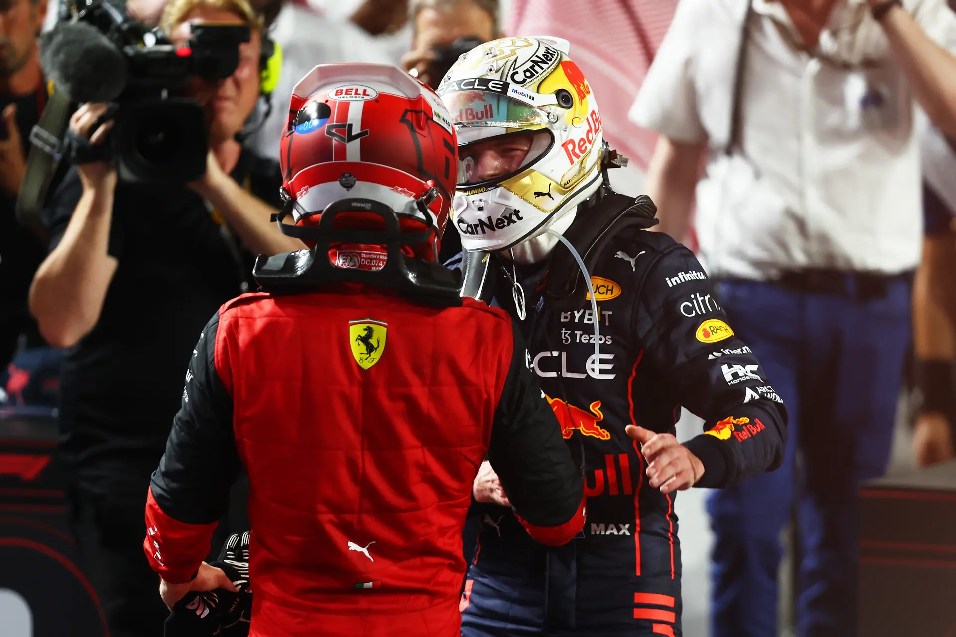 F1Maximaal voorspelt: 'Wie houdt Verstappen in toom als ingenieur dat niet eens kan?'