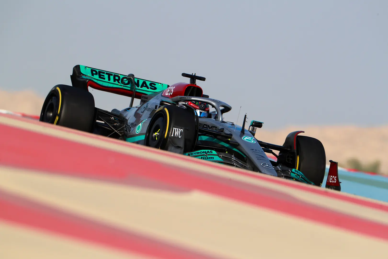 Vormcheck Bahrein | Hamilton op eenzame hoogte, andere F1-coureurs ruiken bloed